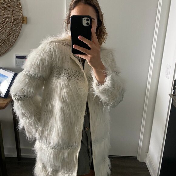 White Shaggy Faux Fur Jacket - Statement Piece, Cardigan Coat M - Picture 5 of 5